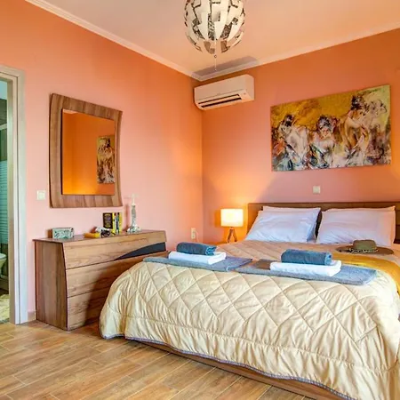 Lygia Sleeps 6 Pool Air Con Wifi