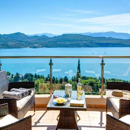 Lygia Sleeps 6 Pool Air Con Wifi Villa