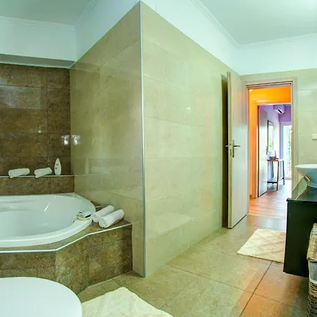 Lygia Sleeps 6 Pool Air Con Wifi * Lygia (Lefkada)