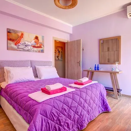 Lygia Sleeps 6 Pool Air Con Wifi